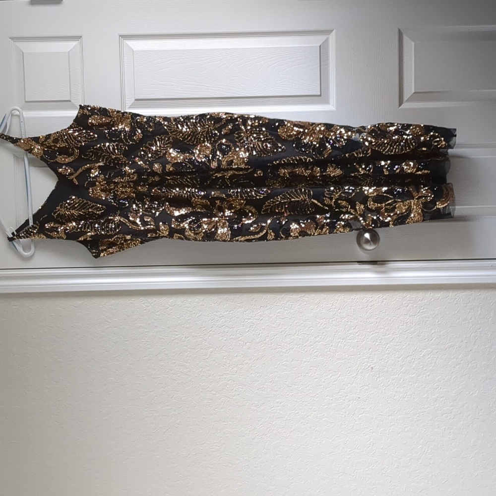 Dress the population midi dress size XXL black and gold